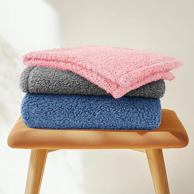 Luciphia Premium Fleece Pet Blanket for Small Medium Dogs Puppy Soft Sherpa Calming Cat Throw Blankets(Pink,30x20 inches)