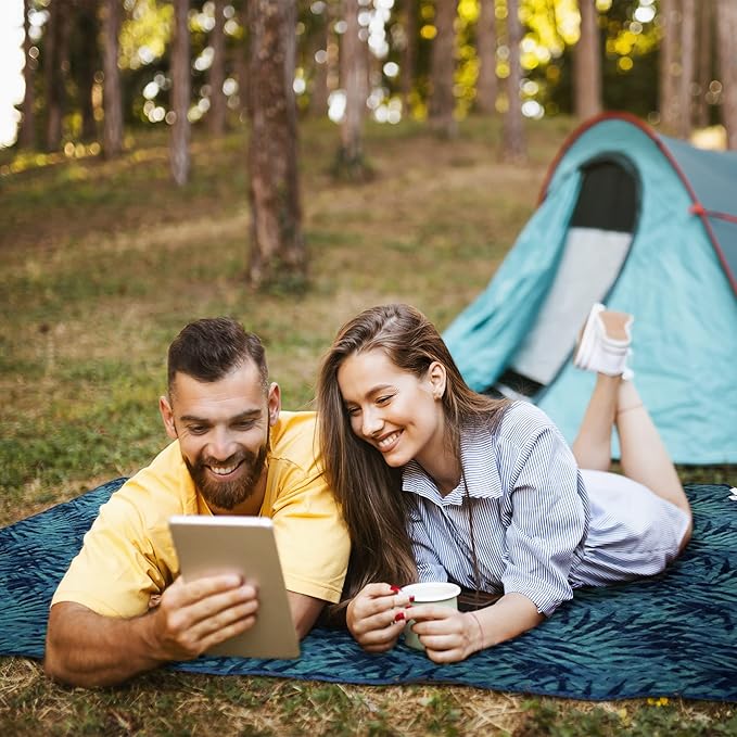 KawaGebo Kamp Outdoor Waterproof Blanket, Foldable Fleece Stadium Blanket for Outdoor Sports Event, Camping, Car, Pet, Picnics - Windproof, Wearable, Machine Washable 80" x 58" (Jungle)
