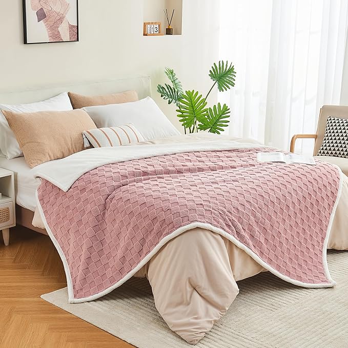 Yaning Checkered Waterproof Blanket for Bed Couch Sofa Car, Fluffy Soft Dog Blanket with 3D Jacquard Grid Pattern, Reversible Leakproof Pet Blankets for Dogs Cats Puppies, Dusty Pink, 60"x80"