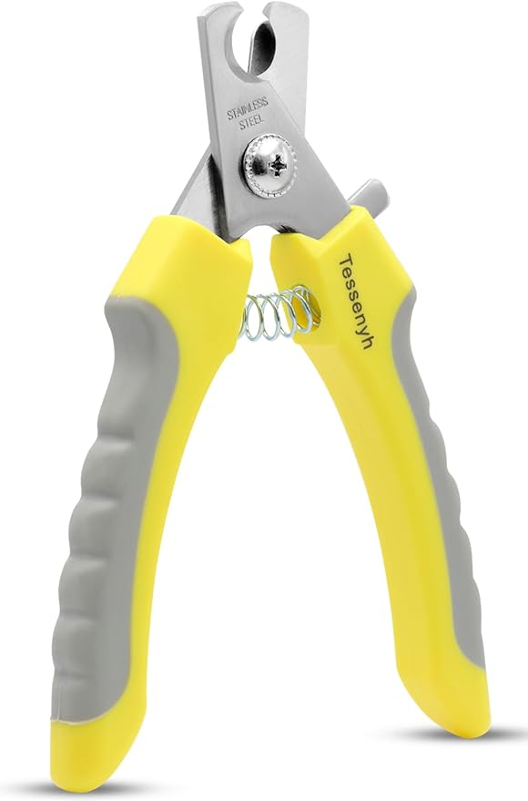 Professional Dog Nail Trimmers, Dog Nail Clippers for Large & Medium Dogs, with Safety Lock and Protective Guard for Safe and Effective Grooming