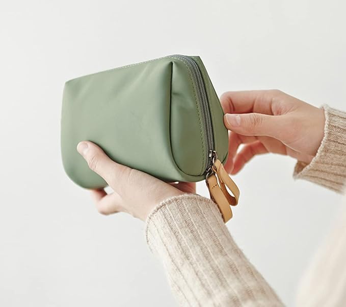 Medium Makeup Bag for Purse, Makeup Pouch Small Cosmetic Bag Mini Portable Handbag for Women and Girls (Emerald Green)