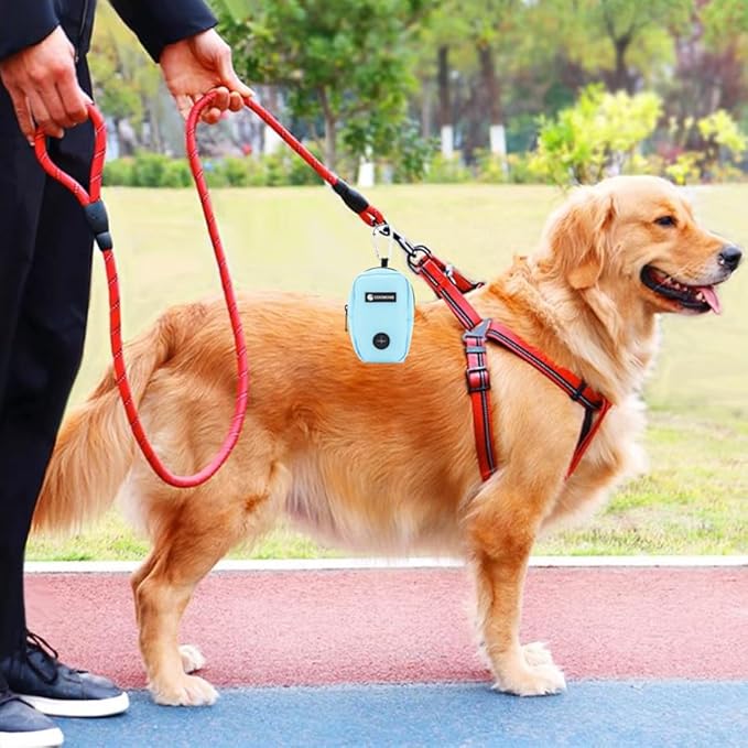 COOWONE Dog Treat Pouch with Clip, Treat Pouches for Pet Training, Small Dog Treat Container Treat Bag for Leash, Waterproof Dog Treat Bag, Hands-free Training Pouch