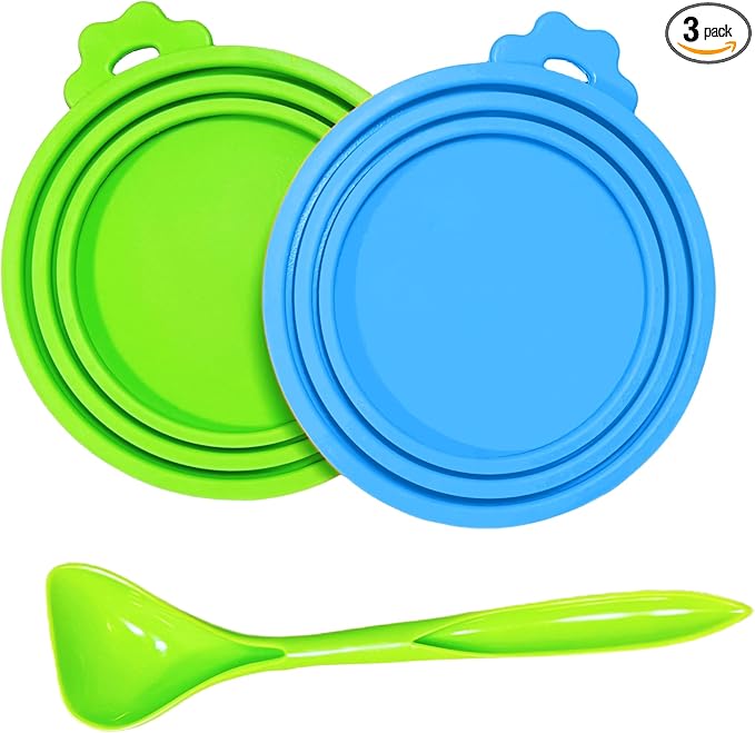 MoPawKT- Silicone Pet Food Can Covers Lids, 3 Inner Diameters 2.6”/3”/3.4” Fit for 3-15 oz Standard Cat & Dog Food Cans/Tins, Multi-Size Canned Food Covers, BPA Free, Reusable (Blue+Green, 1 spoon)