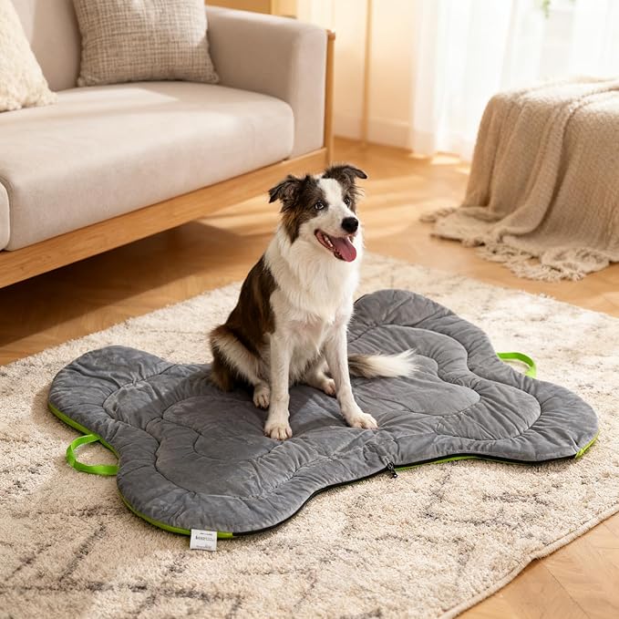 DWCN Outdoor/Car Portable Dog Mat with Handle, All Season Travel Available Washable Dog Crate Sleeping Nap Pad for Medium to Large Dogs Camping and Outdoor Stuff, Park Game Play 47 x 32 Inches, Grey