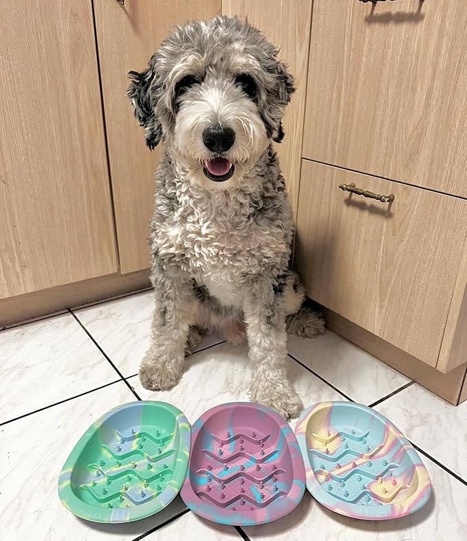 CHEWFFON Interactive Dog&Cat Lick Mat Bowls, BPA-Free Silicone Dog Slow Feeder Bowl with Suction Cups, Non Slip Food Bowl for Dogs and Cats, Reduces Boredom and Anxiety, Dishwasher Safe, Green