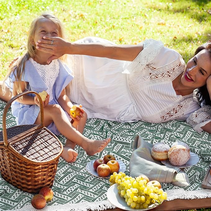 VitalCozy Waterproof Picnic Blankets Outdoor Blanket Foldable 2 in 1 Double Layer Sandproof Beach Mat with Carry Strap for Camping Lawn Park Beach Grass(Green White)