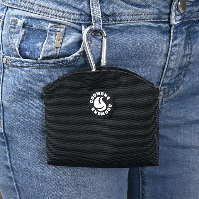 COOWONE Dog Treat Pouch Magnetic Closure Small Dog Training Treat Pouch Pocket Sized Small Dog Treat Pouch with Clip (Black)