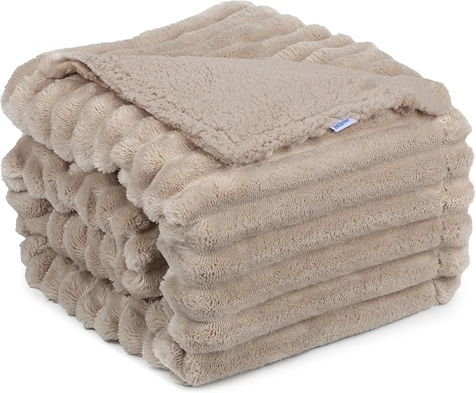 Waterproof Dog Blanket, Soft Fleece Blanket for Couch Protector, Reversible Pet Blankets Furniture Protector Cover for Small Medium Large Dogs Cats (Line, 30"x40")