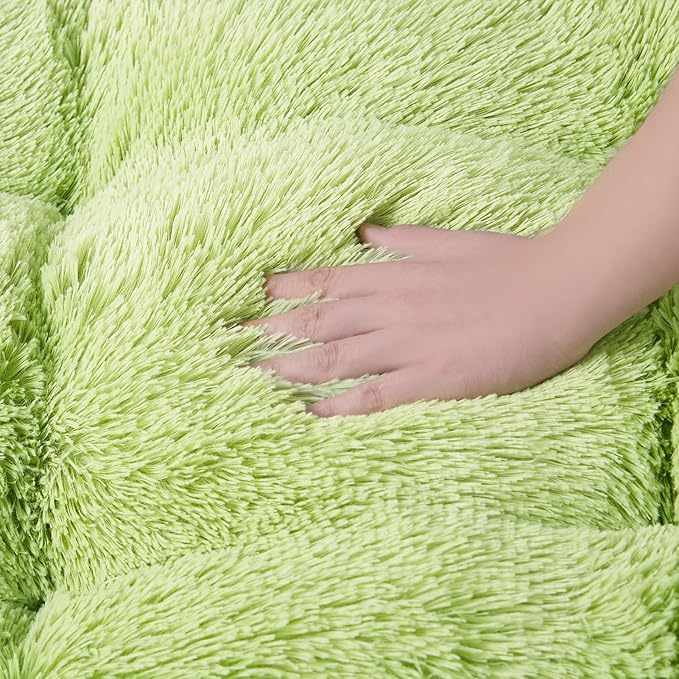 EHEYCIGA Fluffy Dog Crate Bed for Extra Large Dogs, Plush Faux Fur Crate Pad, Calming Anti Anxiety XL Dog Bed, Washable Soft Warm Mat with Non-Slip Bottom, Green