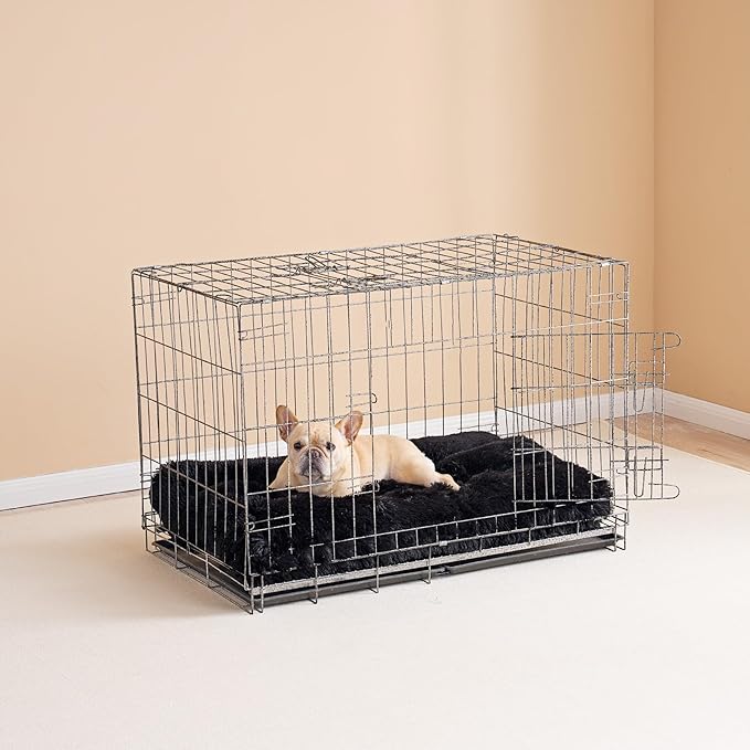 EHEYCIGA Fluffy Dog Crate Bed for Medium Dogs, Plush Faux Fur Crate Pad, Calming Anti Anxiety Medium Dog Bed, Washable Soft Warm Crate Mat with Non-Slip Bottom, Black